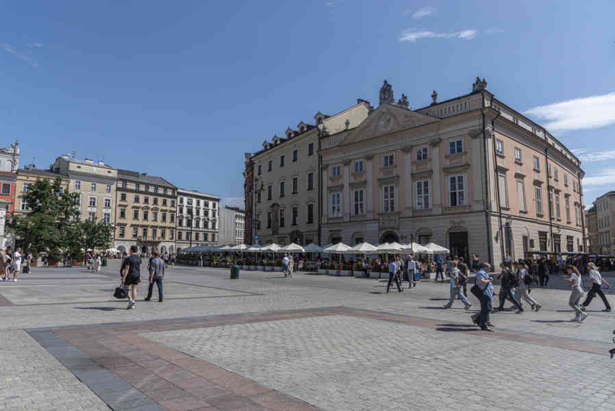 Polonia - Cracovia 004 - plaza Mayor del Mercado.jpg